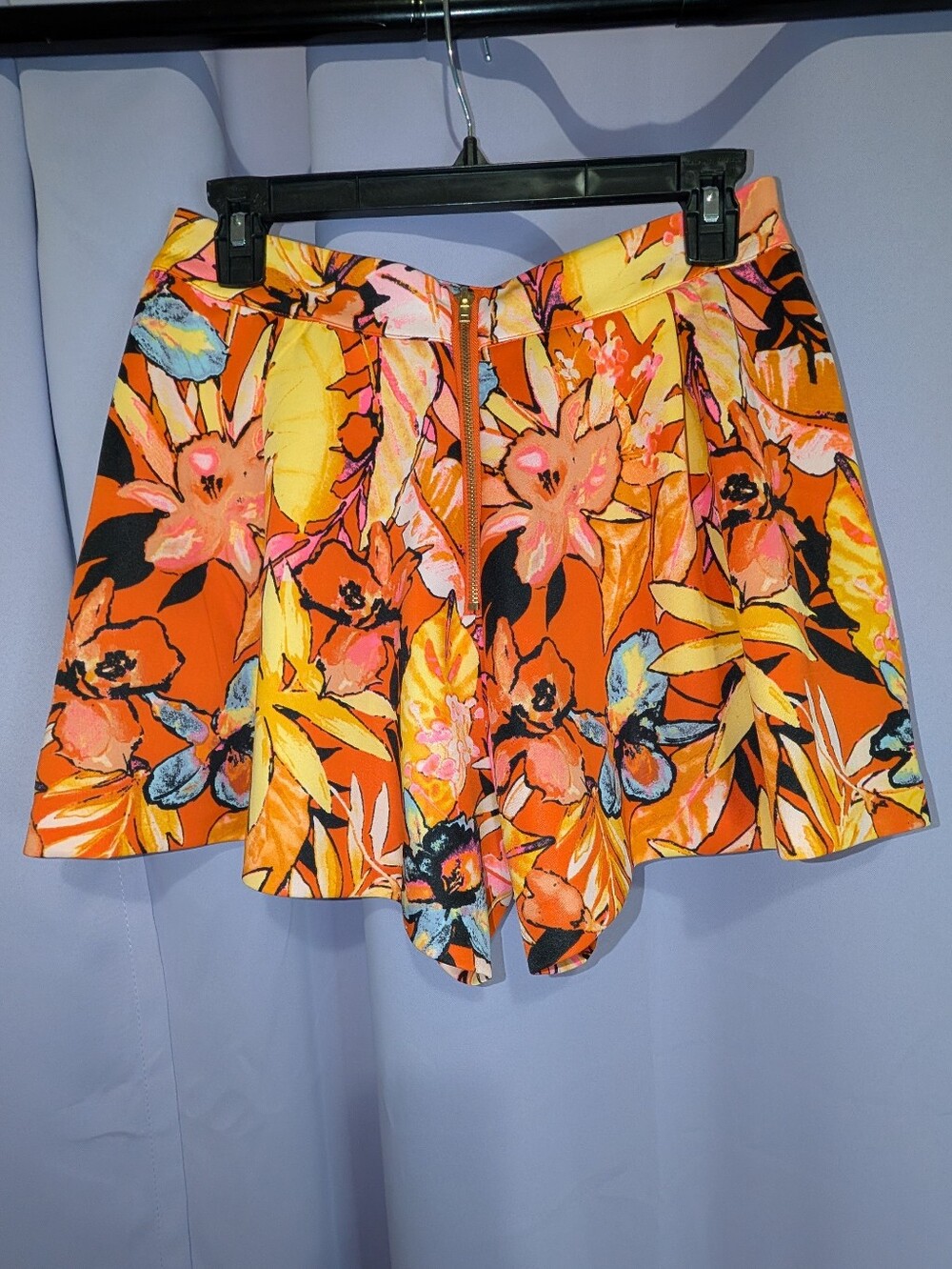 Gianni Bini - GB - EUC - Tropical Floral High-Waisted Shorts - Picture 3 of 5